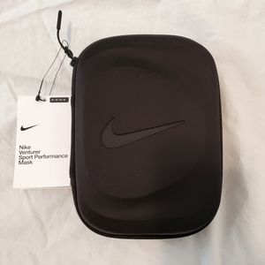 Nike Venturer Sport Performance Mask, unisex size medium